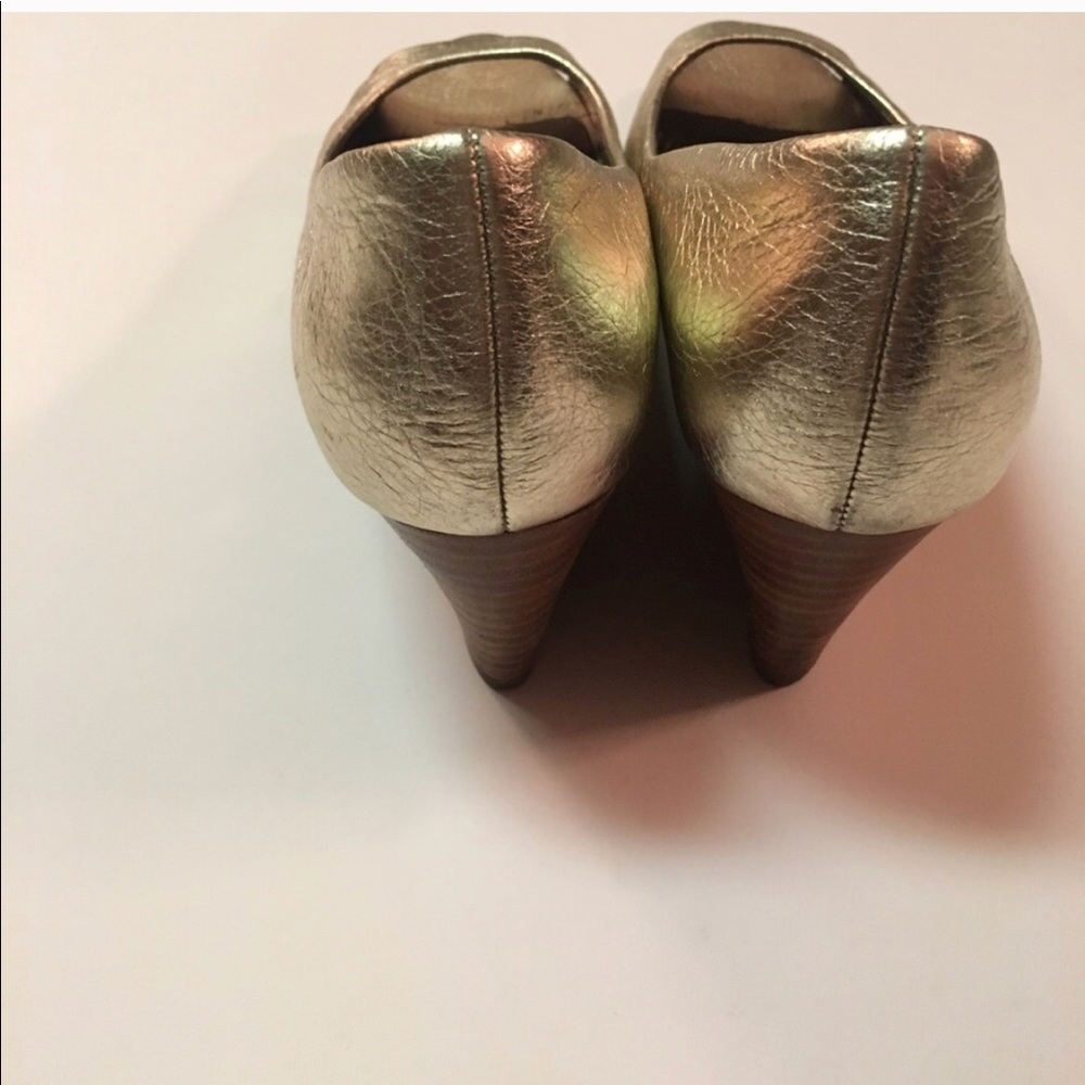 Gold Wedges - Picture 6 of 6